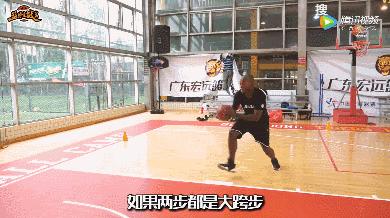 打篮球应该怎么样上篮,怎么学会打篮球的上篮