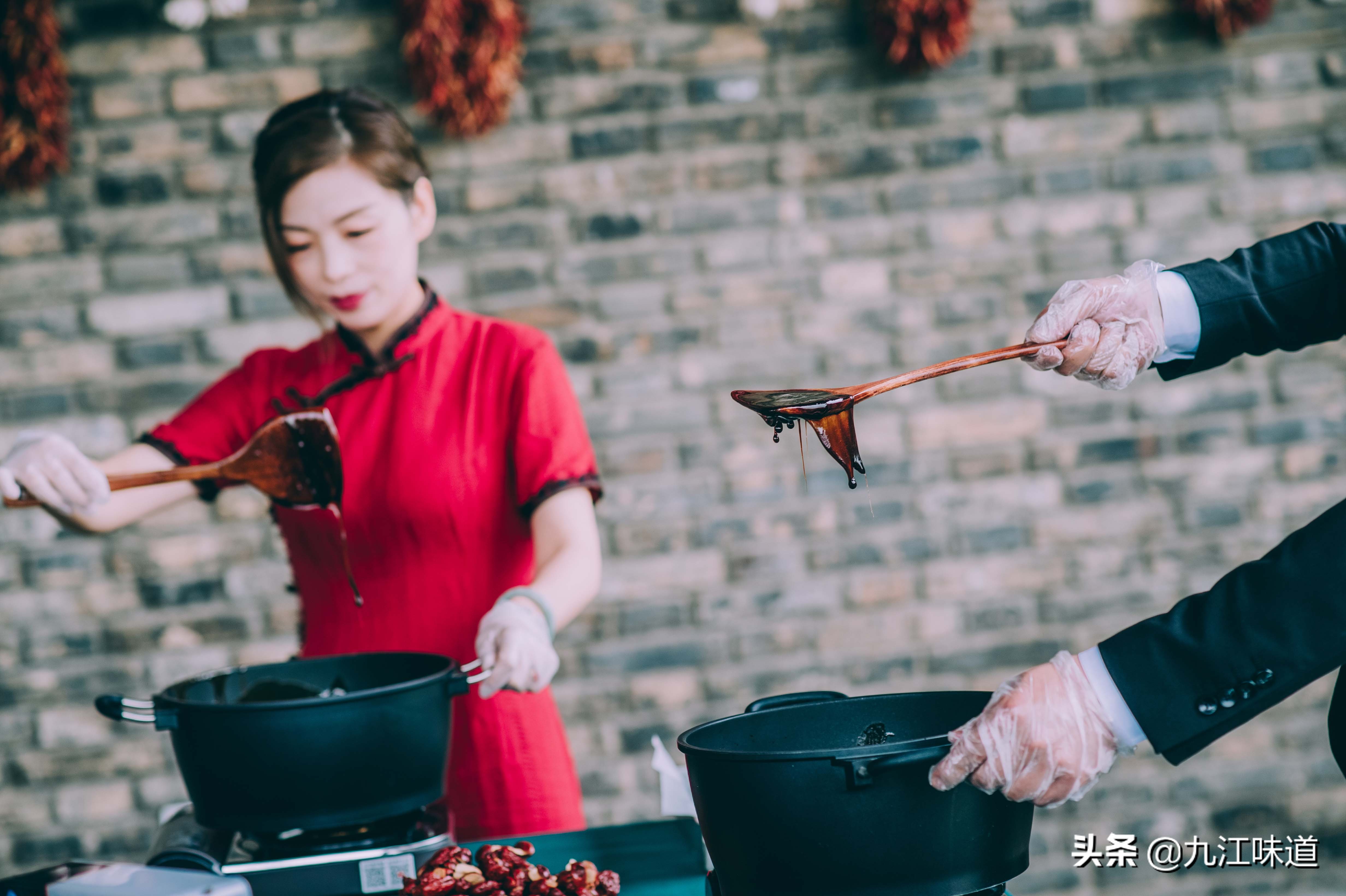 做了18年导游的九江美女,转行去卖胶,带动上百名“宅女”去创业