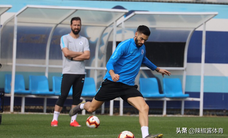 卡拉斯科归队蓄势待发，李帅穿“破裤子”？一方一将已成贝帅嫡系