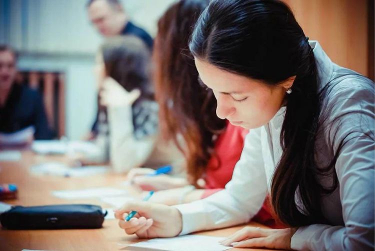 在俄罗斯留学可以做哪些兼职,在俄罗斯留学可以做什么工作