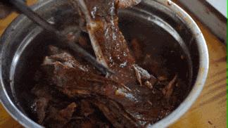 炕锅羊肉面最正宗做法,柴火灶大铁锅炖羊肉