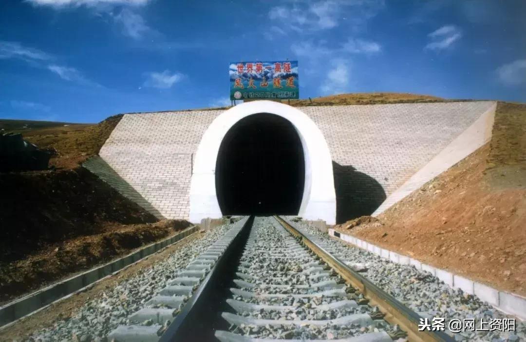 什么是川藏铁路，何以令人生畏又非建不可且必建成？