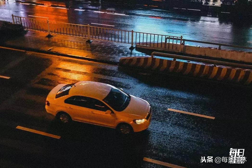 月薪4000月供2000房贷压力大吗,月薪1万还3000车贷压力大吗