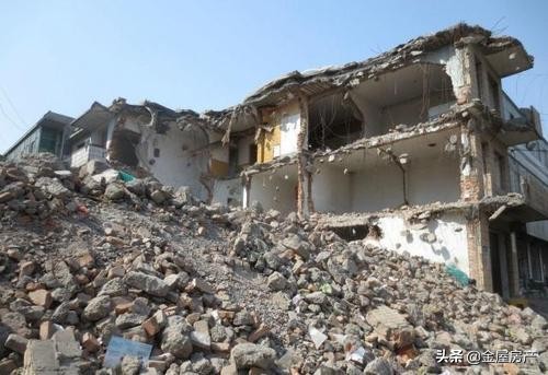 莲花池畔烂尾,昆明莲花池畔烂尾