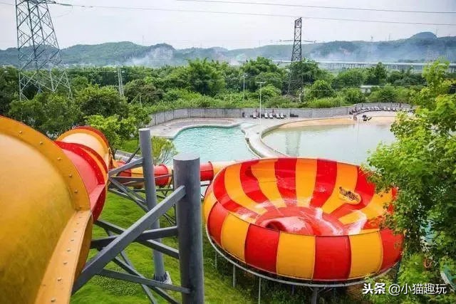 很美的天然溶洞温泉,清澈见底的自然岩洞温泉