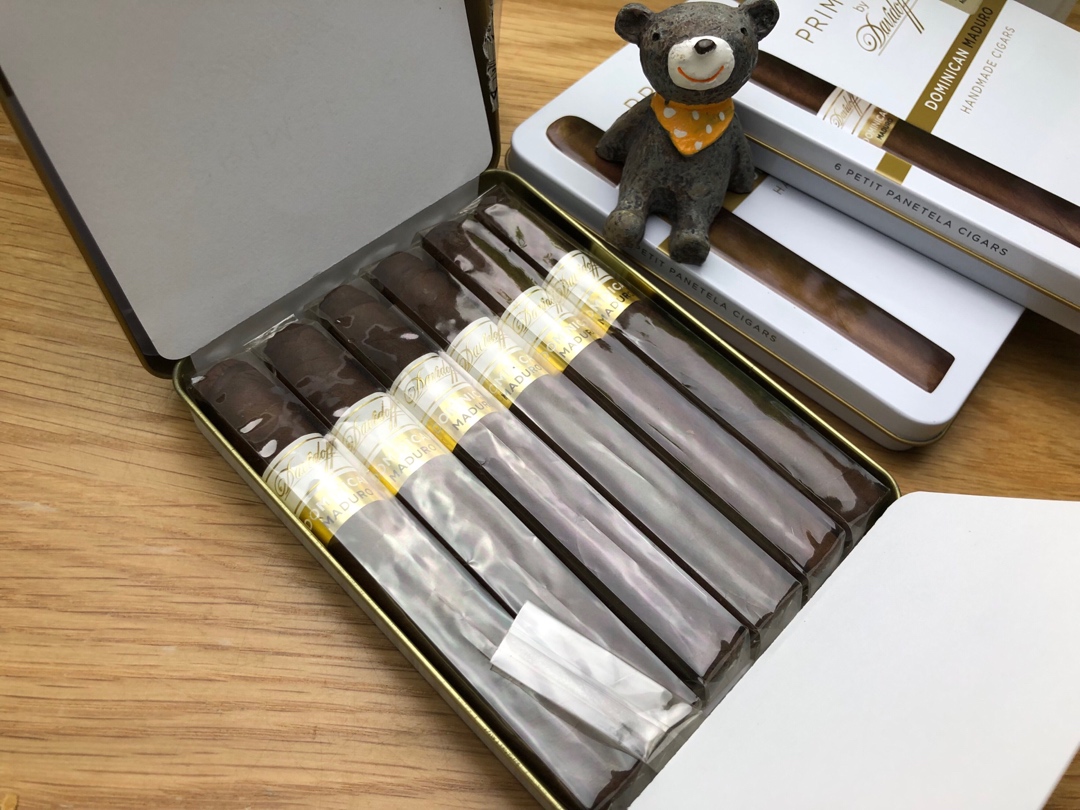 新年将至,别买光买瓜子了!来几盒25根的雪茄,你家备齐了吗