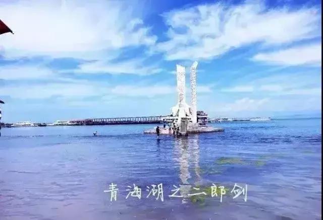 带您探索神秘大西北，一湖倒影一湖诗，半湖金色半湖