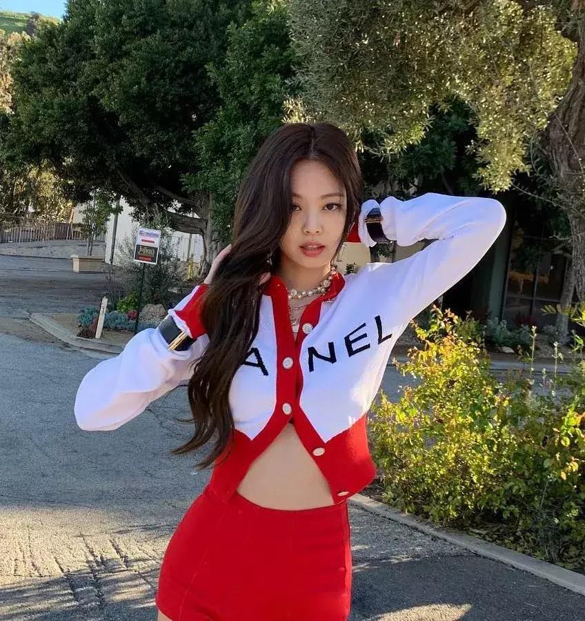 刘雯蕾丝服装,刘雯jennie