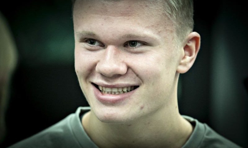 足球是女友,欧冠主题曲当闹铃,挪威超新星48分钟一球冠绝欧洲