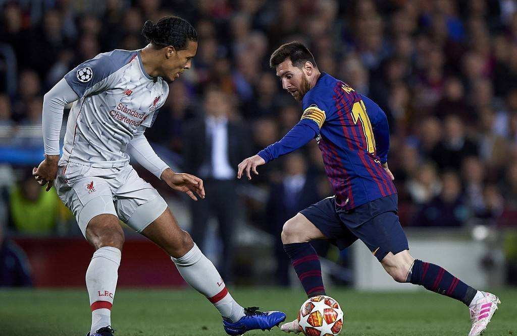 来看看范戴克加盟利物浦的一天,荷兰国脚范戴克利物浦后卫