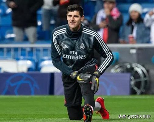 皇马门神再结新欢!与大5岁女网友奔现成功,赴海岛度假举止亲昵