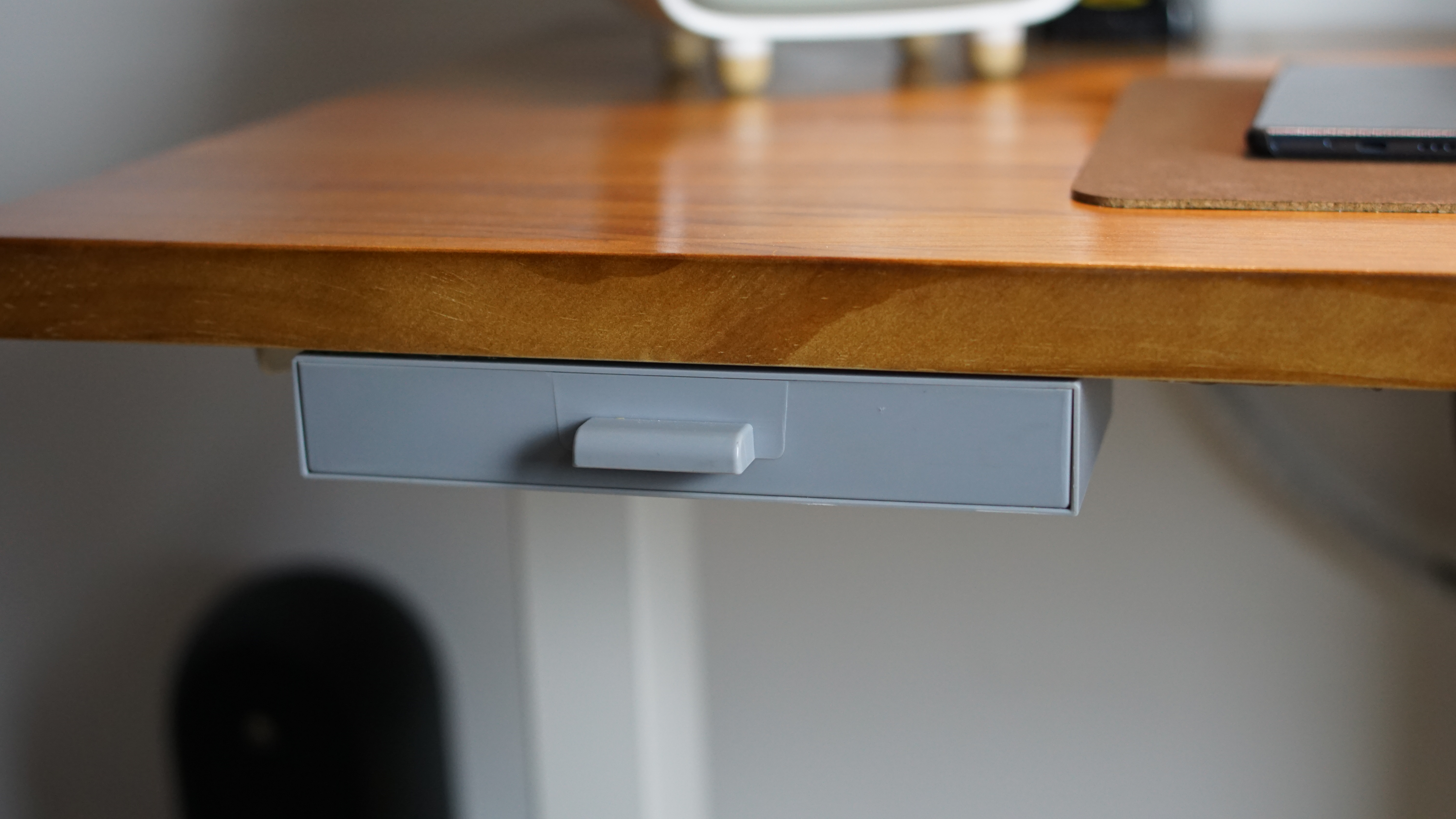 不用100元，手把手教你改造极简桌面，完全隐藏主机和线材