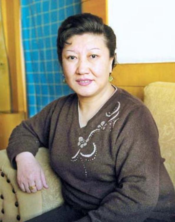 闫学晶赵本山闹翻了吗,29岁闫学晶被赵本山捧红