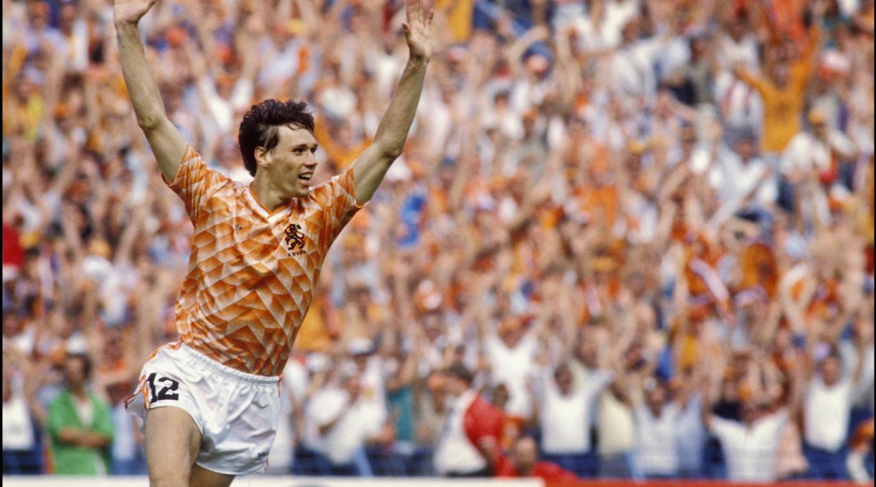 巅峰时期的荷兰队阵容有多豪华,荷兰这几年进攻线为啥不出人才了