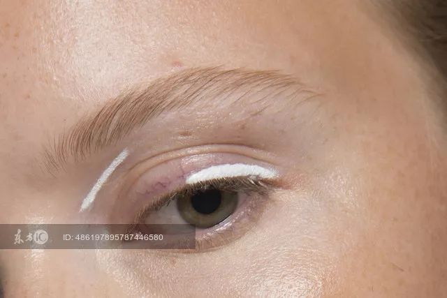 EIGSHOW丨鞠婧祎、李艺彤的仙女春夏妆容能让你美出新高度!