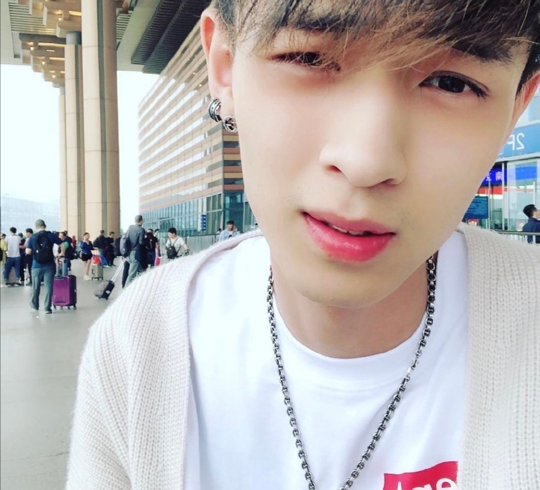 秦霄贤什么时候会再次直播,秦霄贤直播夸baby漂亮