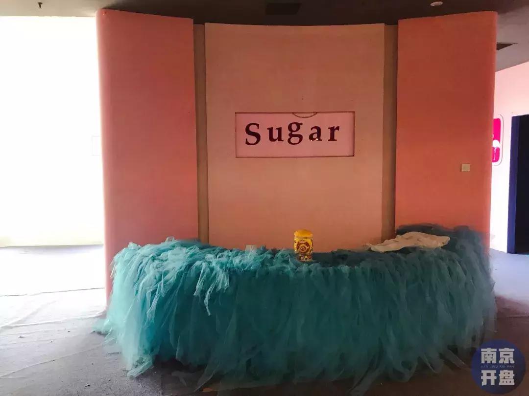 大量商家关门撤店！河西这家商场开业2年多，生意冷清！