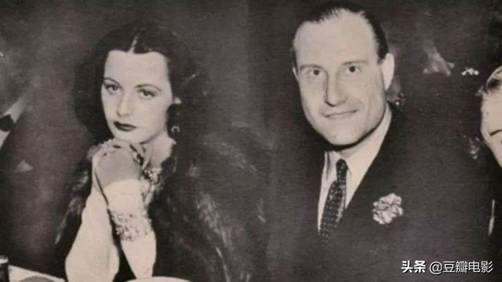 首位全裸出镜，这好莱坞*星艳**竟是wifi之母《*物尤**：海蒂·拉玛传》