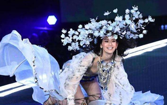 奚梦瑶产后现身,奚梦瑶晒高清照秀孕肚曲线超完美