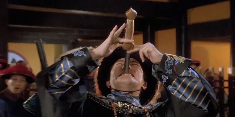 二次元妹子的胸口能掏出多少东西？