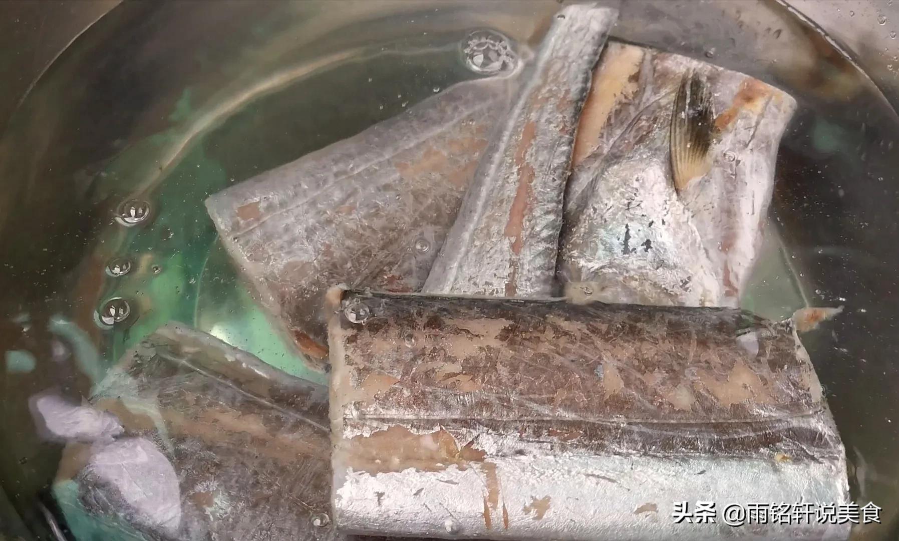 煎带鱼段怎么做不粘锅不破皮,闽南煎带鱼不粘锅不破皮