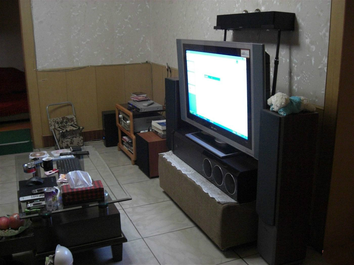 买超短焦投影仪还是100寸电视,超短焦投影仪客厅用推荐