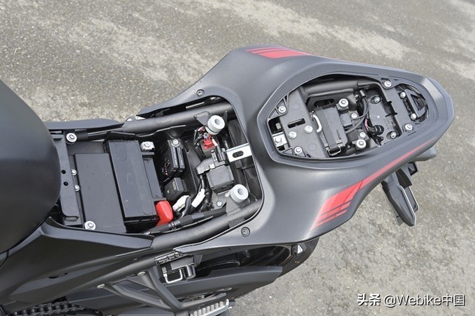 川崎z900跟川崎z1000有什么差别,川崎Z900驾驶体验