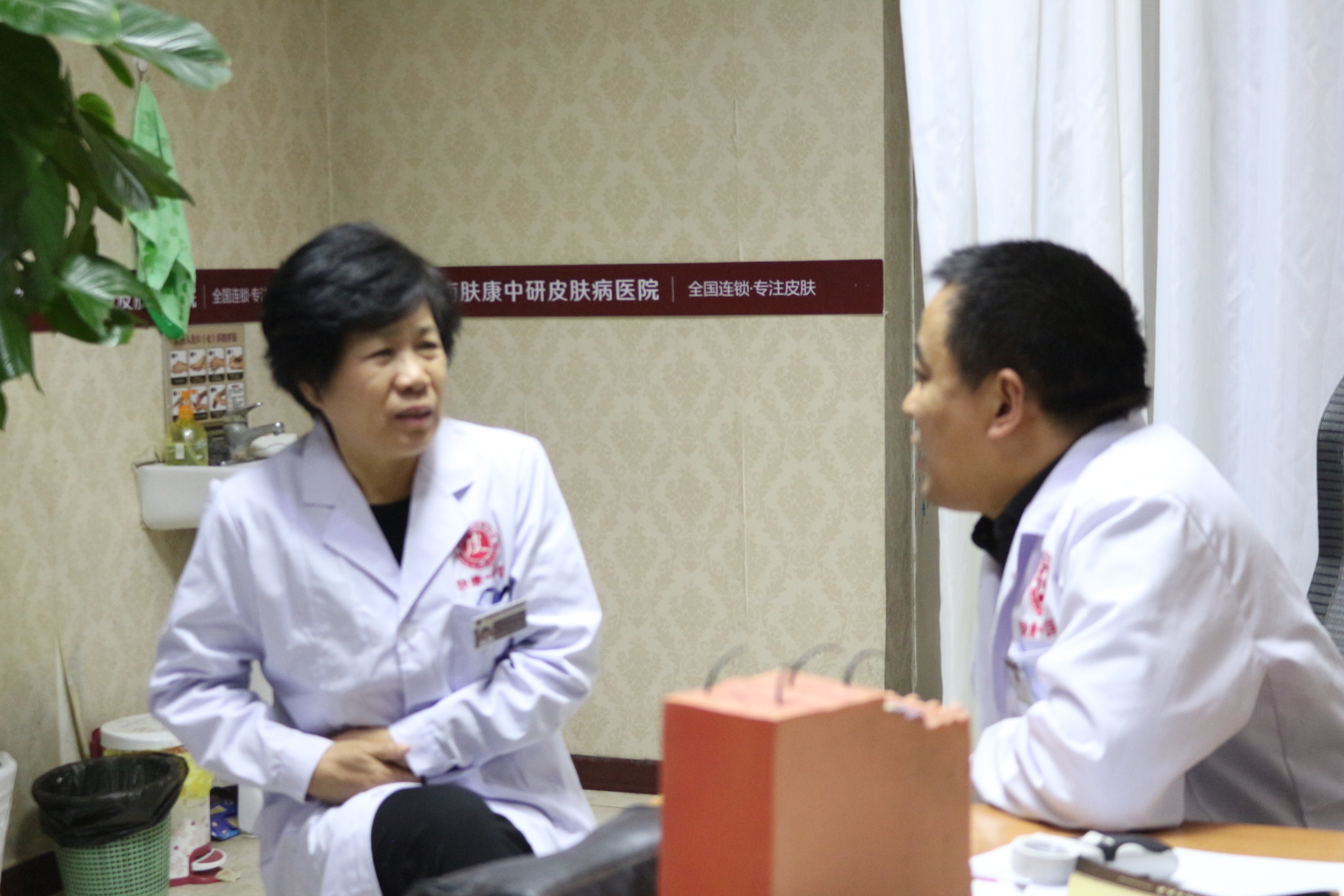 怎样治疗青春痘最有效的方法,怎样治青春痘最有效的方法