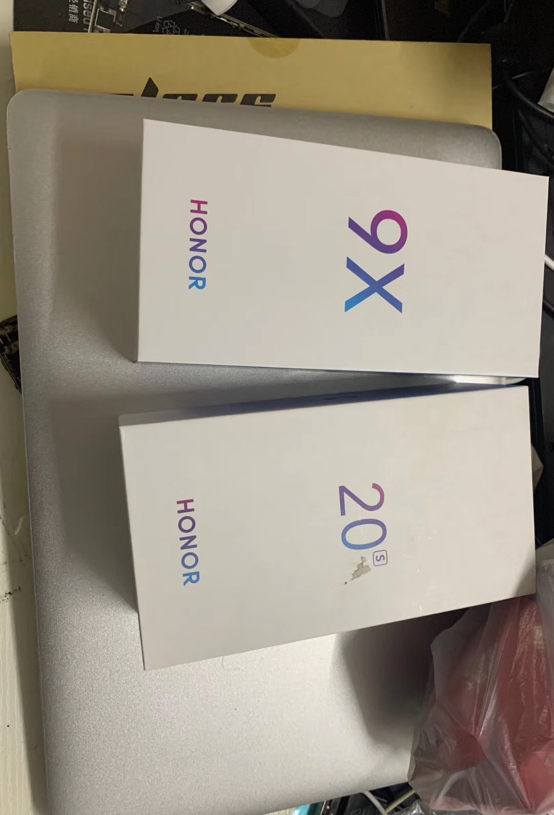 零成本零风险创业西安大学生摆地摊卖手机一天净赚3000