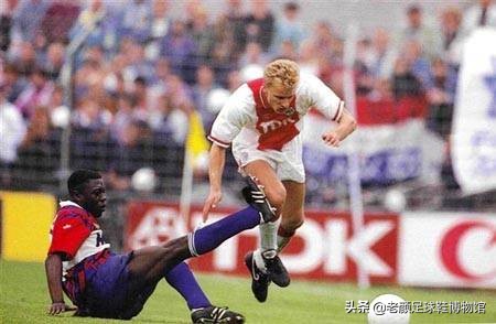 被国米玩坏的巴斯滕接班人,不敢坐飞机的荷甲射手王技术无人能敌