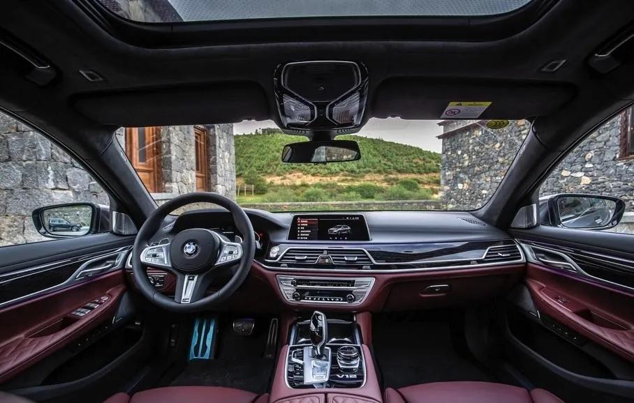 豪华科技与大气实拍新款奥迪a8l,奥迪a8l运动型有什么黑科技