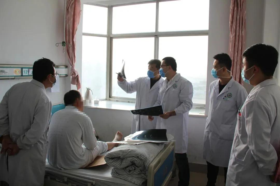 医生说热敷冷敷啥意思,扭伤医生怎么说