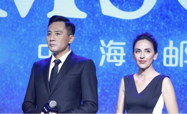 刘烨裙装,刘烨法国老婆的图片