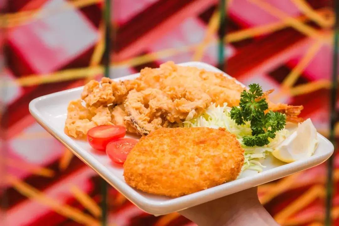 味千拉面大骨熬汤30年,味千拉面大骨熬汤三十年