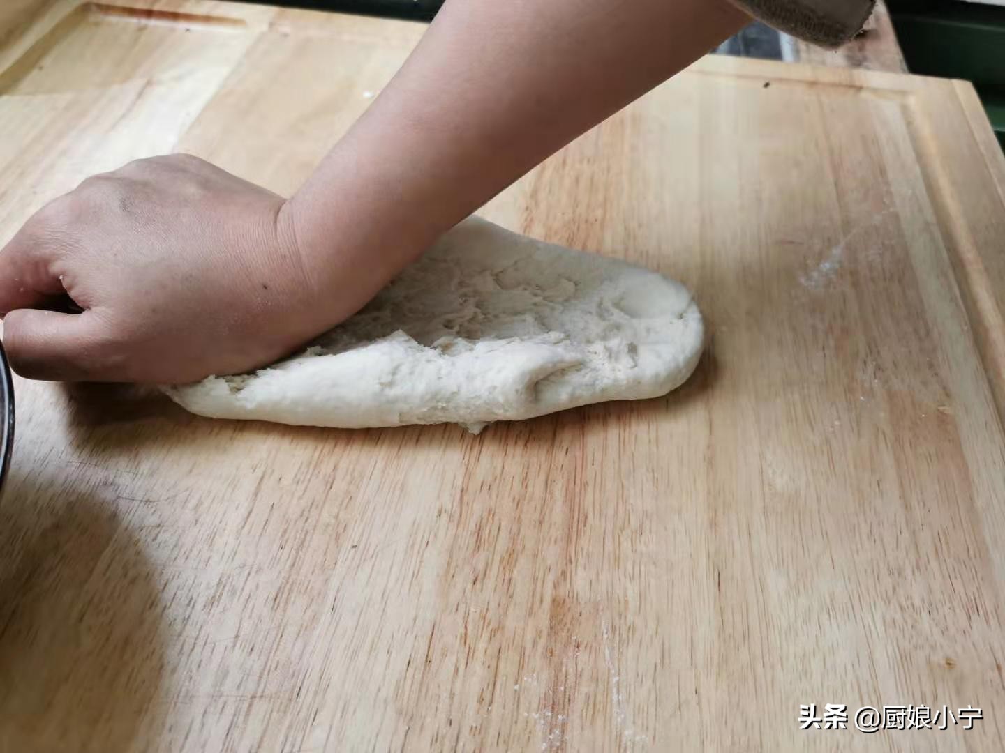 冬季发面馒头不硬的方法,发面馒头蒸熟不塌陷的秘诀