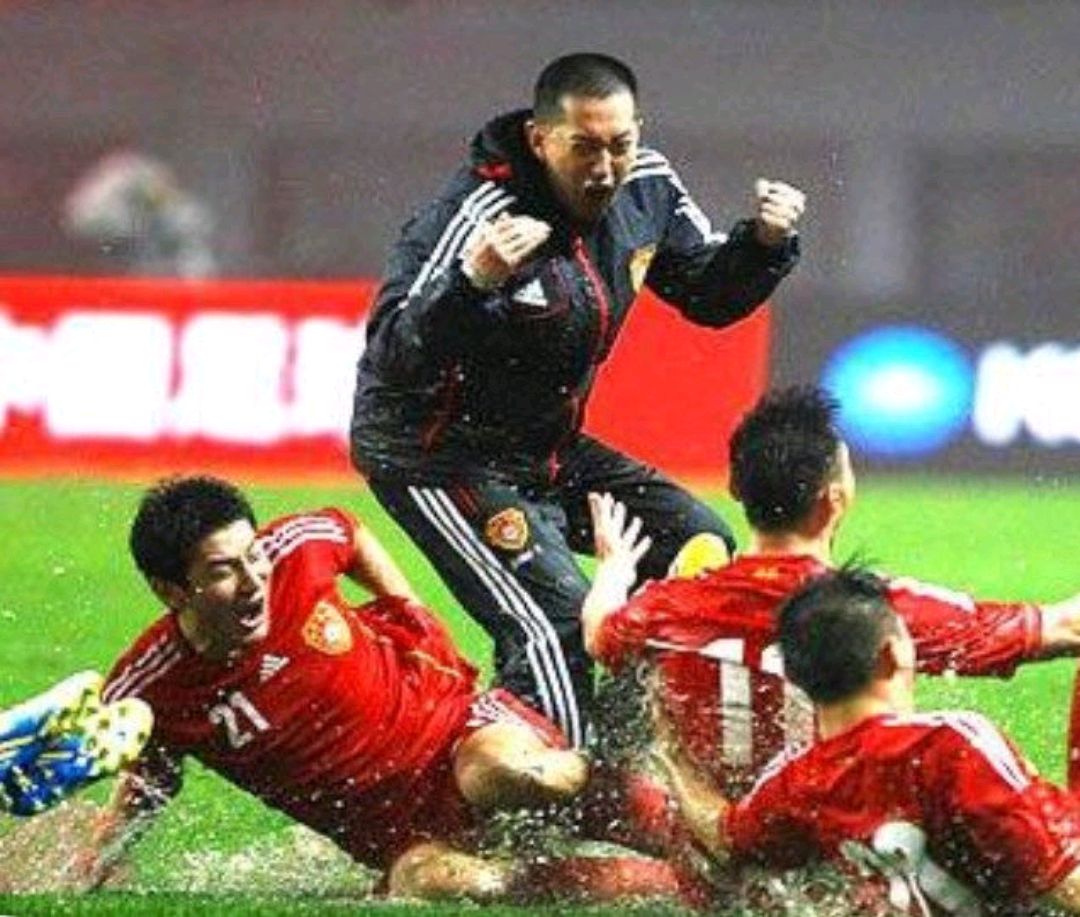 中国足球福地长沙剪辑,贺龙体育场中国足球福地