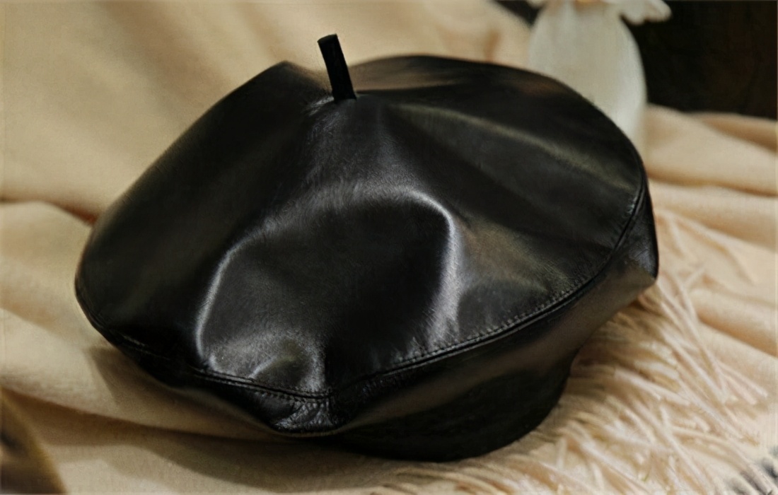 羊毛贝雷帽洗变形了怎么办？贝雷帽清洗注意事项