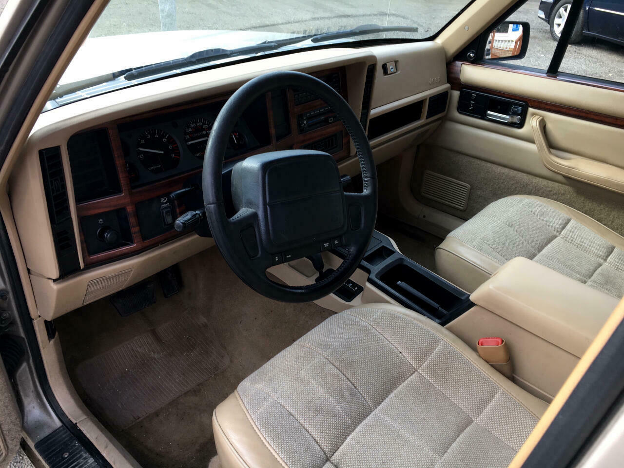 都说修不好的切诺基,那是你没开过原装的,国产后北汽把他给毁了