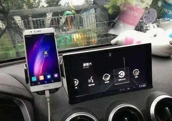 车载aux接口妙用,车上的aux插口原来这么好用