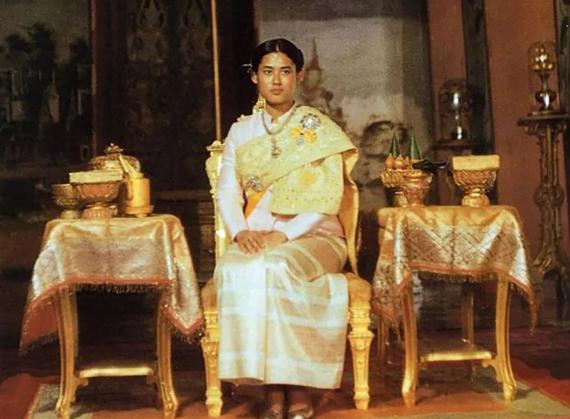 泰国公主诗琳通回泰,泰国公主诗琳通朴素无华