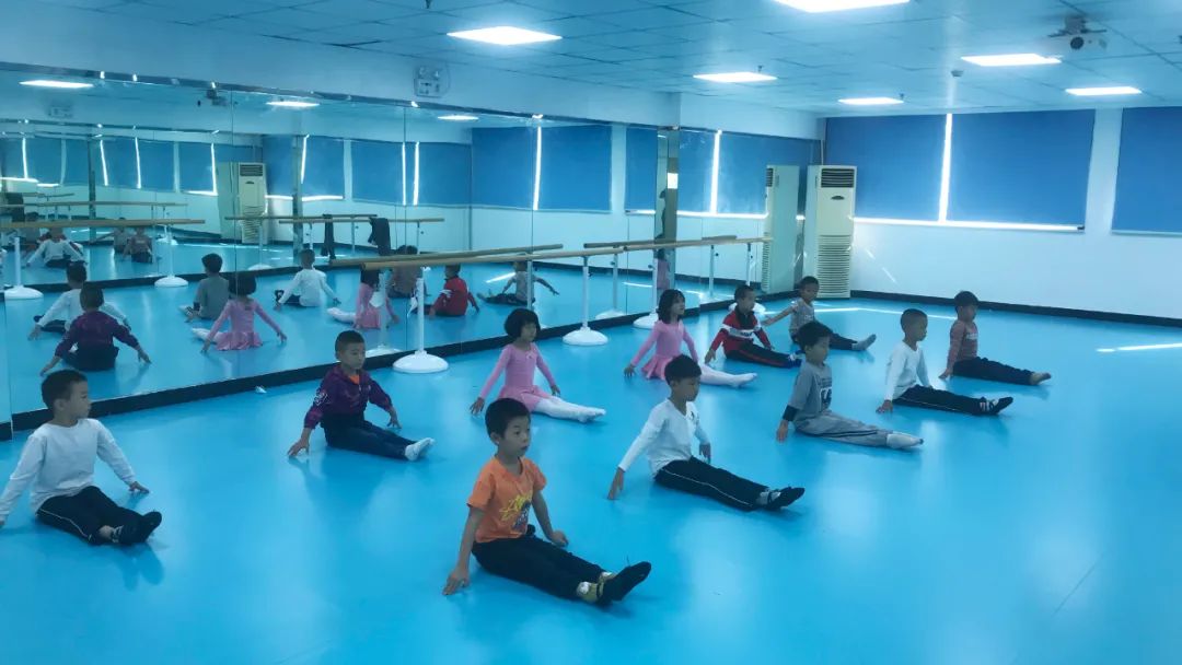 东方红小学兴趣班,北京东方红学校特色课程