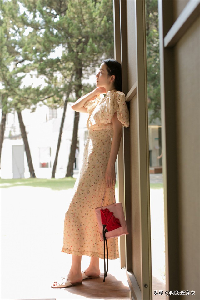 碎花连衣裙有哪些风格,碎花连衣裙显得土