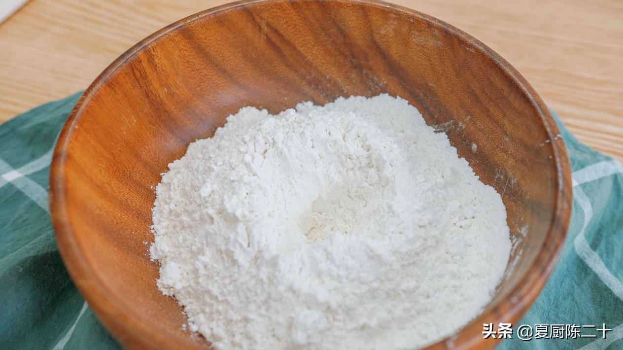 一口一个包子皮,一口一个爆汁生煎包