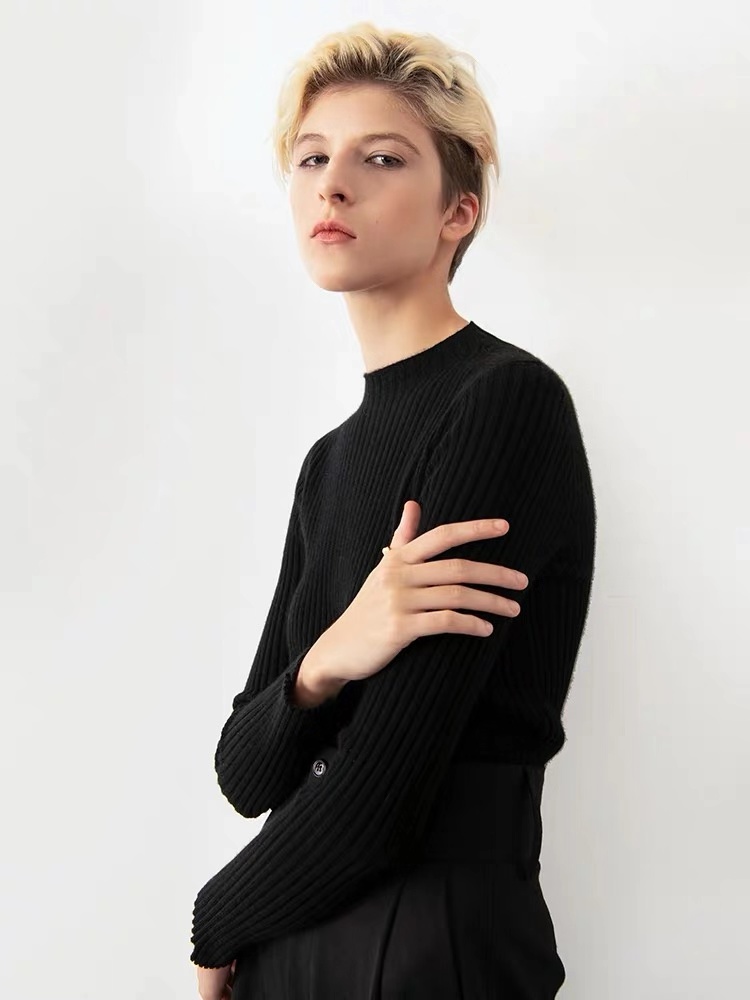 原绒原色羊绒,黑色羊绒好看还是灰色的好看