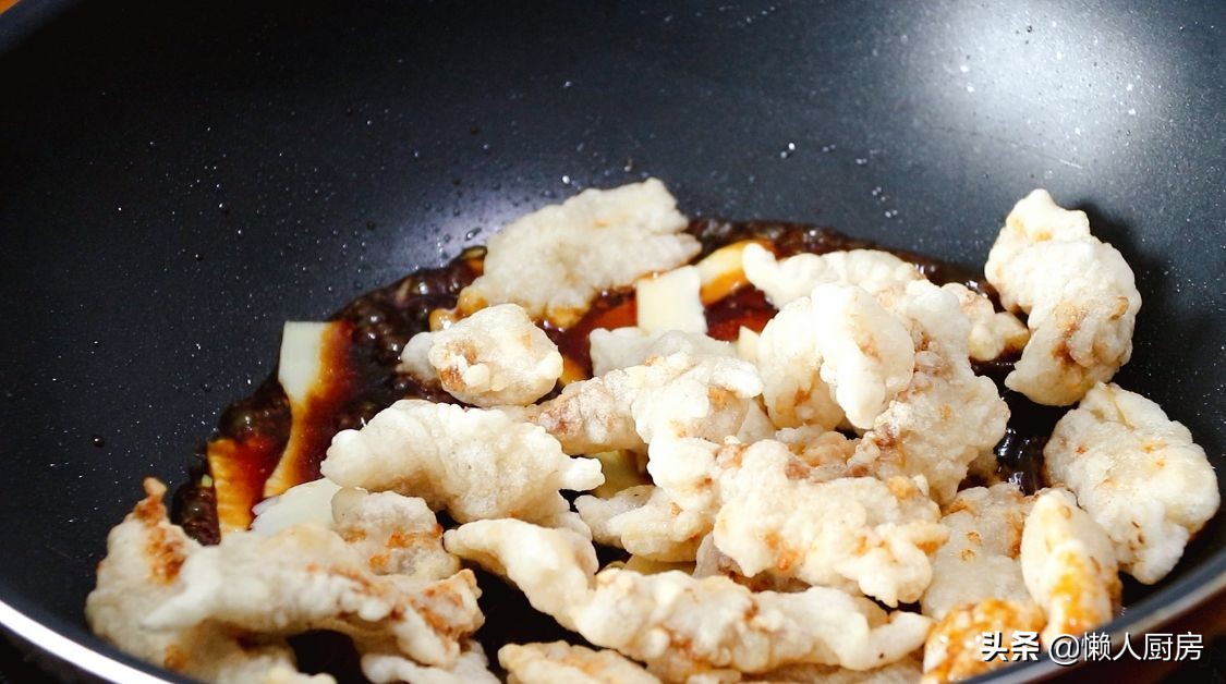 脆皮五花肉蘸料做法,五花肉裹淀粉油炸