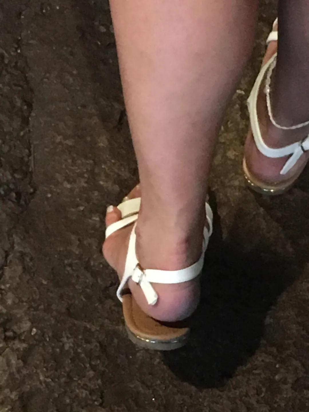 女明星的小脚趾太难了，很多走红毯的时候就被丢了