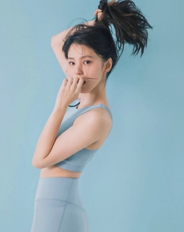 iu同款高马尾教程怎么扎,iu发型教程高马尾