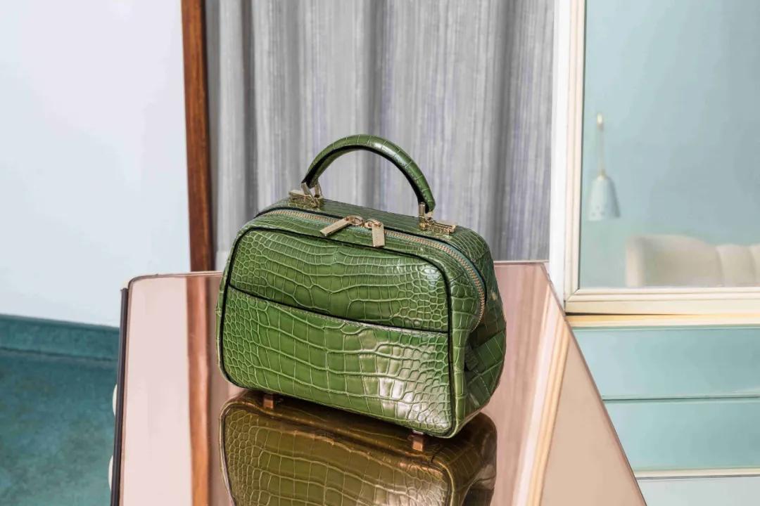 瀹嬪闇忓瓱缇庡矏鍚岀┛绱壊瑗胯,瀹嬪闇忓瓱缇庡矏绌挎惌