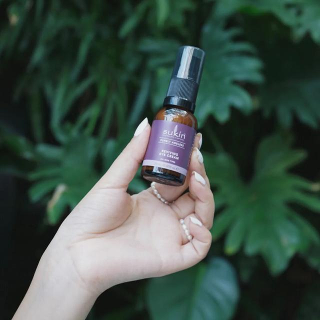 18岁熬夜型黑眼圈眼袋最好的眼霜,943熬夜眼霜和bm肌活眼霜哪个好