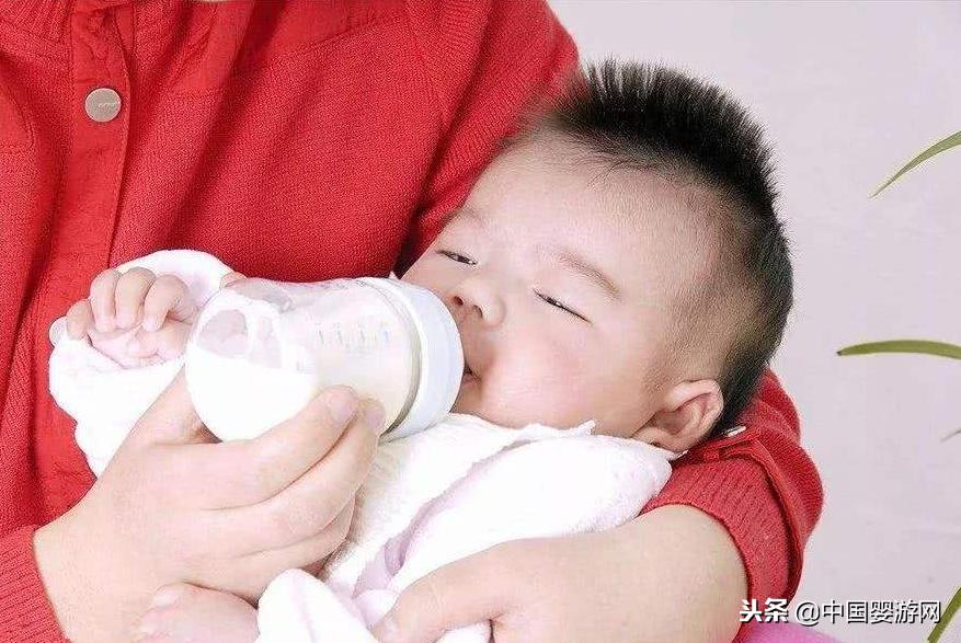 新生儿不好好吃奶瓶,新生儿不肯吃的原因和解决措施